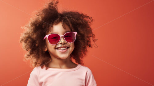 A girl with curly hair and pink glasses - Starpik