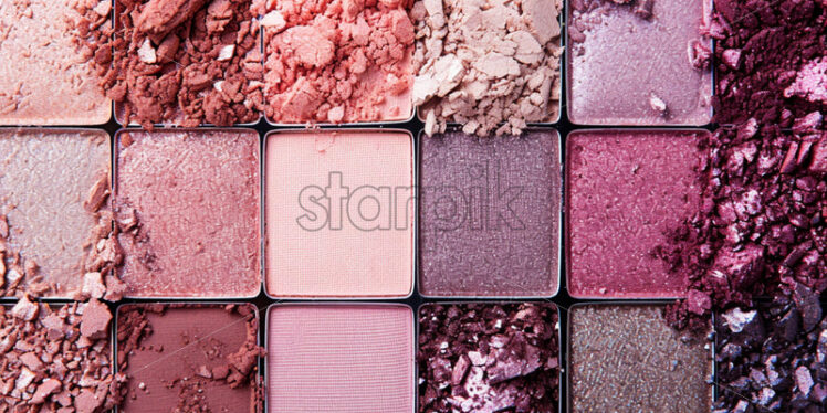 Eyeshadow palette with diverse and vibrant shades - Starpik Stock