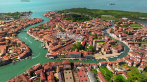 VIDEO Aerial drone view of Venice City, Italy in daytime - Starpik