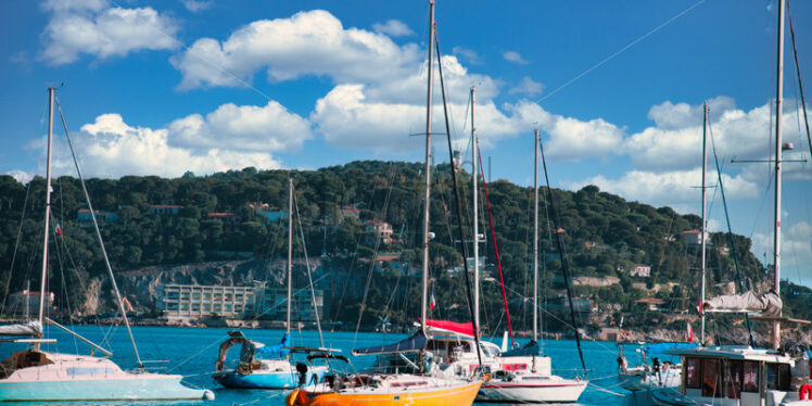 Wooden small boats in the harbour - Starpik Stock