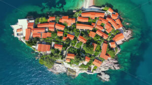 VIDEO Aerial, drone view of Sveti Stefan in Montenegro - Starpik