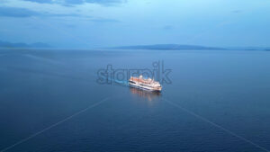 VIDEO Aerial, drone view of a white boat moving on the the Adriatic sea in Croatia - Starpik