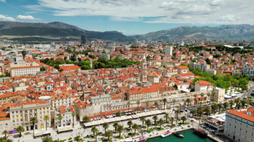 VIDEO Aerial, drone view of buildings on the shore of the Adriatic sea in Dubrovnik, Croatia - Starpik