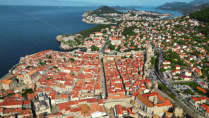 VIDEO Aerial, drone view of buildings on the shore of the Adriatic sea in Dubrovnik, Croatia - Starpik