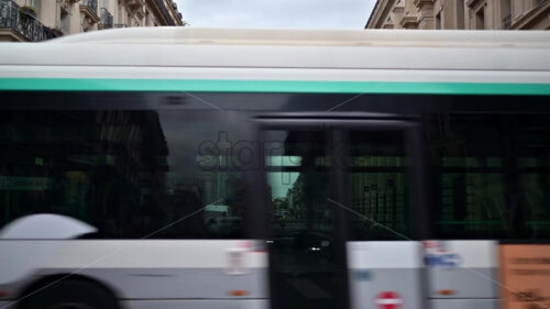 VIDEO Paris, France – June 18, 2024: People crossing the street on the Avenue de l’Op√©ra - Starpik