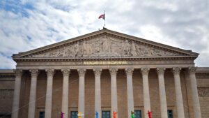 VIDEO The facade of the Palais Bourbon, Paris, France - Starpik