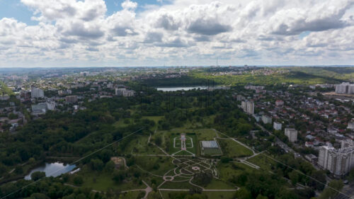 VIDEO Aerial drone timelapse view of Dendrarium park in Chisinau city. Moldova - Starpik