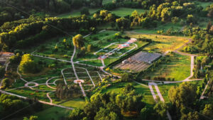 VIDEO Aerial drone view of Chisinau, Moldova at sunrise - Starpik