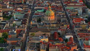 VIDEO Aerial drone view of Frederik’s Church in the city centre of Copenhagen, Denmark - Starpik