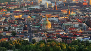 VIDEO Aerial drone view of Frederik’s Church in the city centre of Copenhagen, Denmark - Starpik