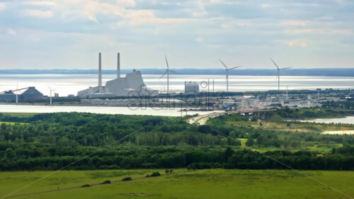 VIDEO Aerial drone view of Naturcenter Amager in Kastrup, Denmark - Starpik