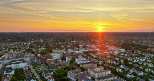 VIDEO Aerial drone view of Osterbo Nord, Nordhavn at sunset - Starpik