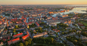 VIDEO Aerial drone view of the city centre of Copenhagen, Denmark at sunset - Starpik