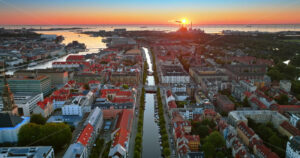 VIDEO Aerial drone view of the city centre of Copenhagen, Denmark at sunset - Starpik