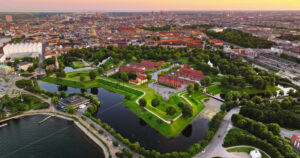 VIDEO Aerial drone view of the city centre of Copenhagen, Denmark at sunset - Starpik