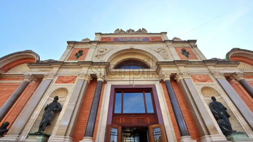 VIDEO The facade of the Ny Carlsberg Glyptotek art museum in Copenhagen, Denmark - Starpik