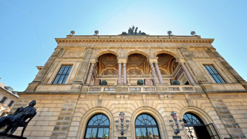 VIDEO The facade of the Royal Playhouse and The Old Stage in Copenhagen, Denmark - Starpik