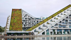 VIDEO View of the 8 House housing complex in Orestad, Copenhagen, Denmark - Starpik