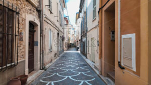 Royalty free stock video A walk on the streets of Antibes, France - Starpik