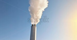 Video Aerial drone view of CopenHill artificial ski slope on the roof of an energy plant - Starpik