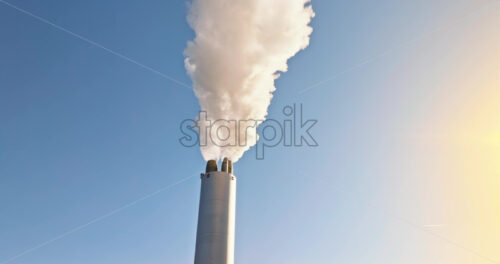 Video Aerial drone view of CopenHill artificial ski slope on the roof of an energy plant - Starpik