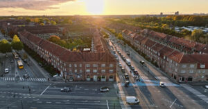 Video Aerial drone view of Vesterbro district in Copenhagen, Denmark at sunset - Starpik