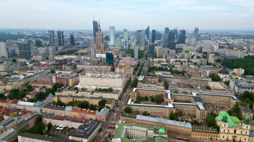 VIDEO Aerial drone view of Warsaw, Poland on the River Vistula in daylight - Starpik