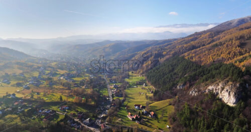 Video Aerial drone view of the Carpathian Mountains, near Brasov, Romania - Starpik