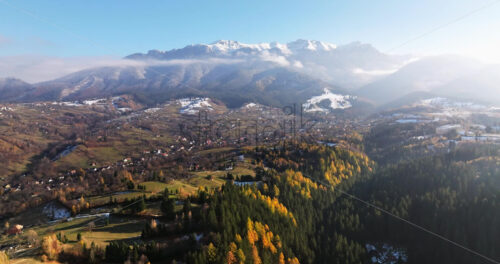 Video Aerial drone view of the Carpathian Mountains, near Brasov, Romania - Starpik