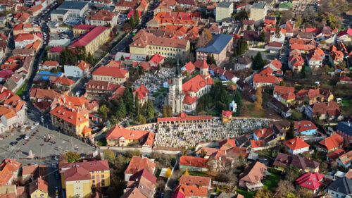 Video Aerial drone view of the St. Nicholas Church and the First Romanian School Museum in Brasov, Romania - Starpik