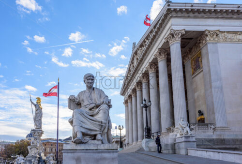 Austrian Parlament building in Viena - Starpik