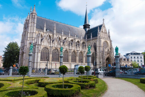 Church Of Our Blessed Lady Of The Sablon with green garden in Brussels, Belgium - Starpik