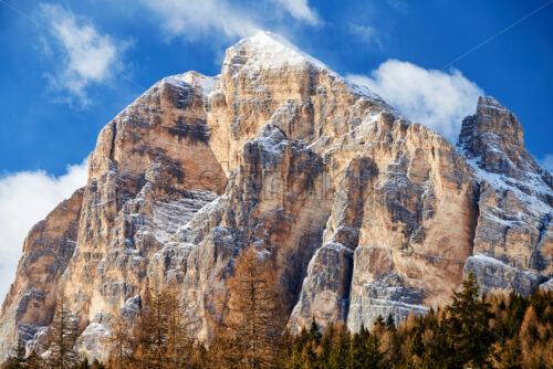 Close up shot of Cortina d’Ampezzo mountains covered in snow at daylight. Italy - Starpik