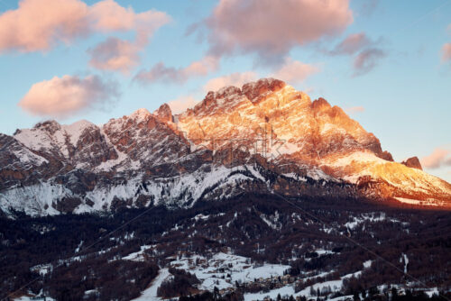 Close up shot of Cortina d’Ampezzo mountains covered in snow at sunset. Italy - Starpik