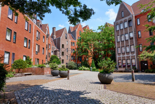 Cozy buildings in residential zone of Brussels, Belgium - Starpik