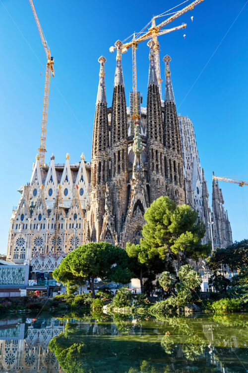 La Sagrada Familia church in construction, Barcelona, Spain - Starpik