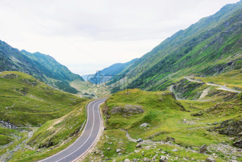 Photo of famous winding road - Starpik