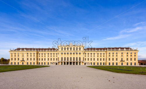 Schonbrunn castle in Vienna Austria - Starpik