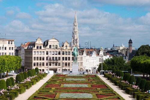 The Mont des Arts at sunset with people walking and exploring local beauties. Brussels, Belgium - Starpik