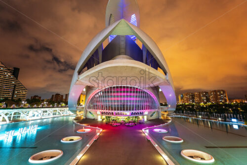 VALENCIA, SPAIN – APRIL 17, 2019: The Opera House at night with an orange sky in the background - Starpik