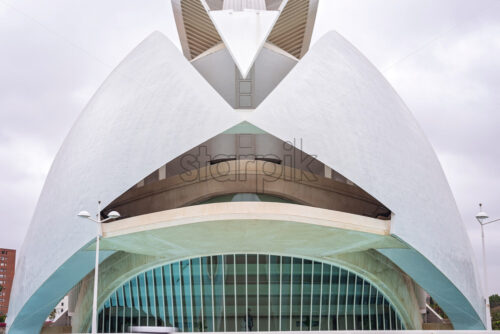 VALENCIA, SPAIN – APRIL 18, 2019: The Opera House during a cloudy day in the city - Starpik