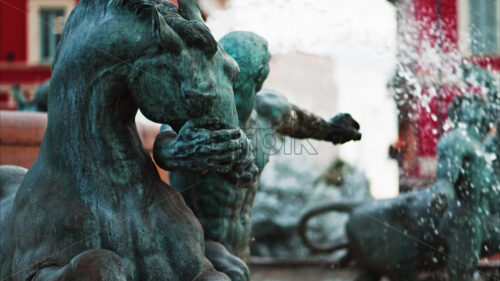 Video Close up of the Fontaine du Soleil at Place Massena - Starpik