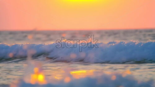 Video Sea waves at sunset beautiful view - Starpik