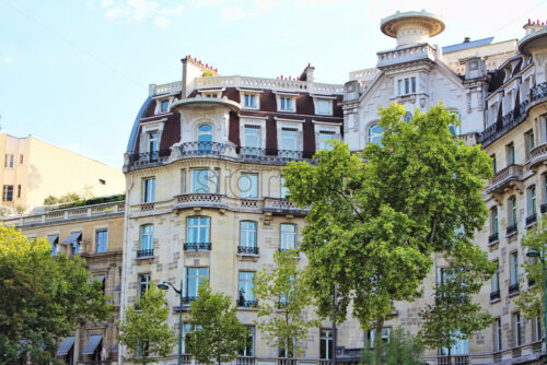 View on buildings along seine river - Starpik