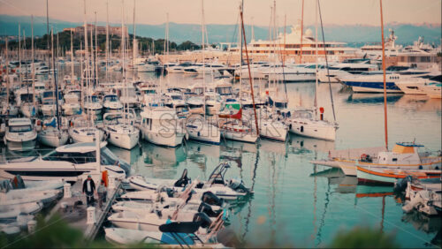 video Antibes, France – OCtober 14, 2024: Multiple boats docked in the Port Vauban in the French Riviera - Starpik Stock