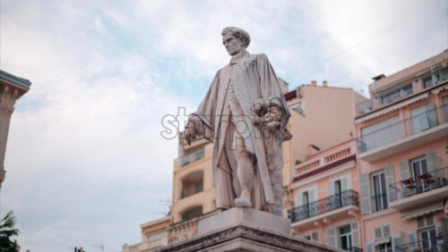 video Cannes, France – October 14, 2024: The Statue of Lord Brougham memorial in daylight - Starpik Stock