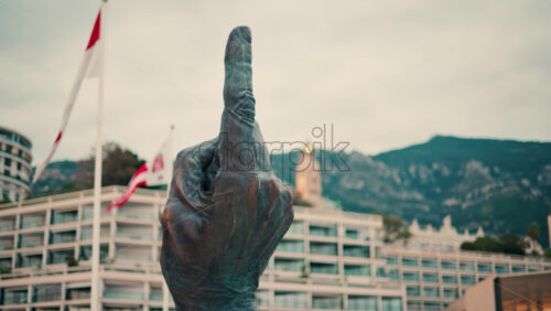 video Et Purus sculpture in Monte Carlo, Monaco with a blurry background - Starpik Stock